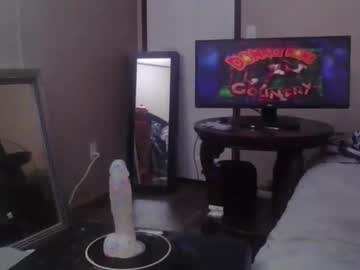couple cam masturbation with p3tit3queen93