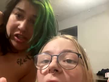 girl cam masturbation with cinnabon96