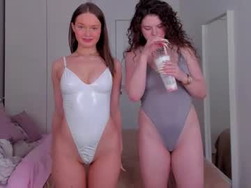 couple cam masturbation with stringserenade