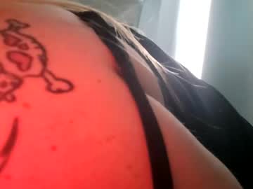 girl cam masturbation with purple_lips