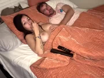 couple cam masturbation with micwb