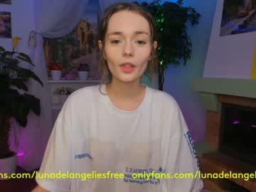 girl cam masturbation with luna_del_angeliess