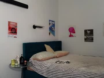 girl cam masturbation with krisss__kisss