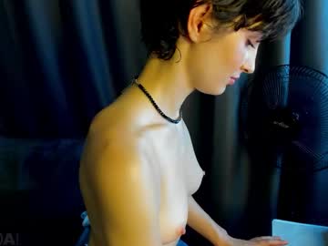 girl cam masturbation with adeline_perle