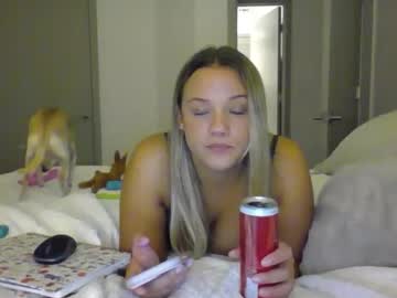 girl cam masturbation with varsitybaby000